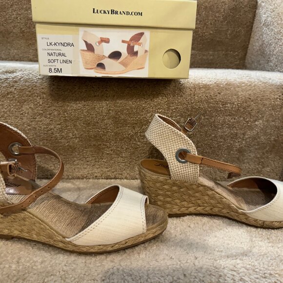 Lucky Brand Kyndra Open Toe Ankle Strap Wedge Sandal/8.5/Natural Soft Linen - Picture 3 of 5
